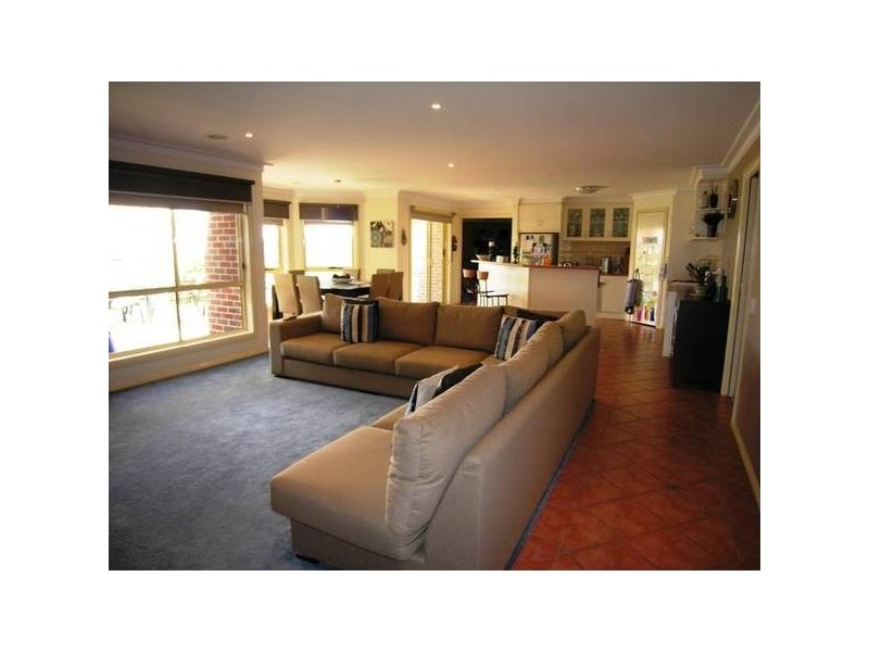 11 Hoffman Court, Lara VIC 3212