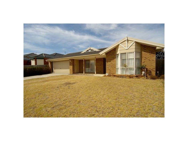 11 Lake Road, Lara VIC 3212