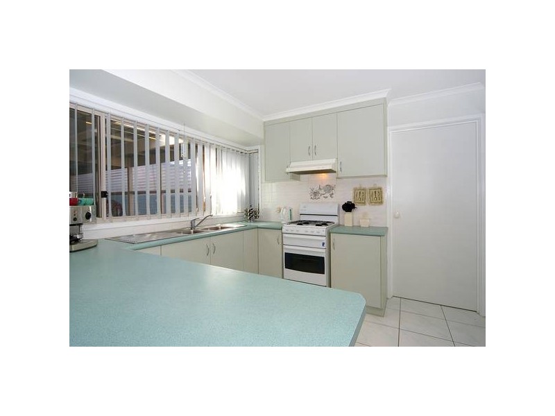 11 Lake Road, Lara VIC 3212