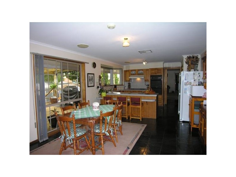 18 Teesdale Court, Lara VIC 3212