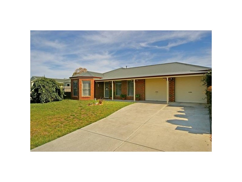 17 Young Street, Lara VIC 3212