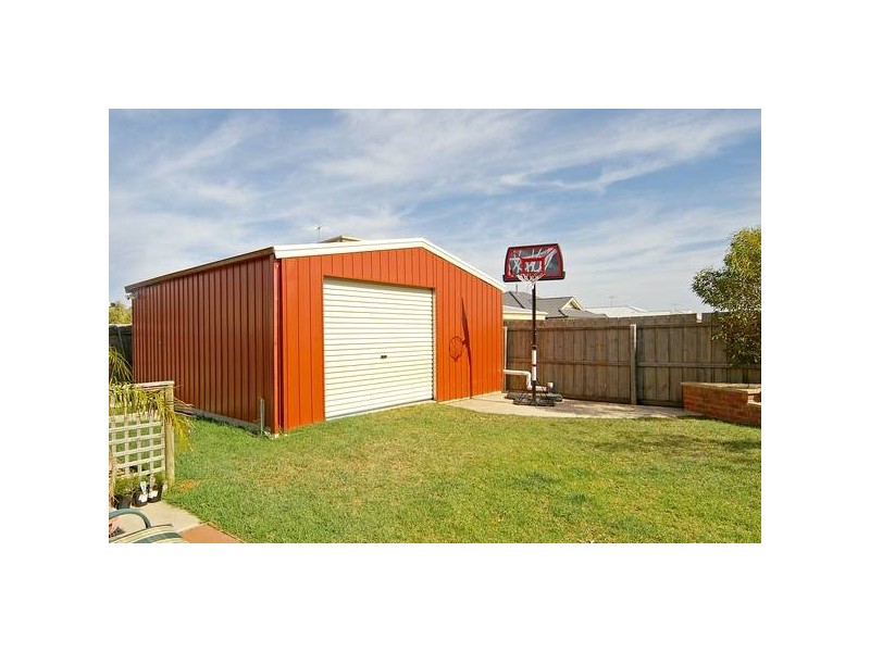 17 Young Street, Lara VIC 3212