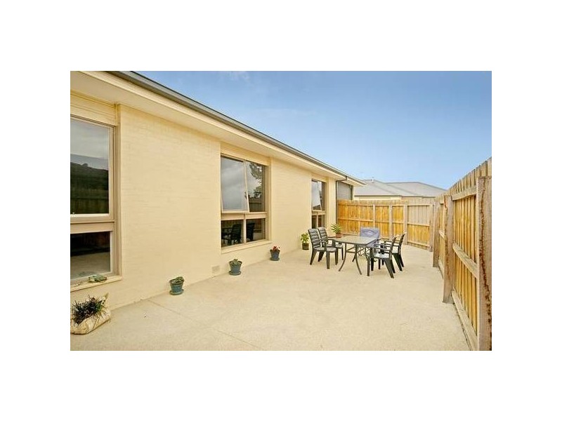 1/104 McClelland Avenue, Lara VIC 3212