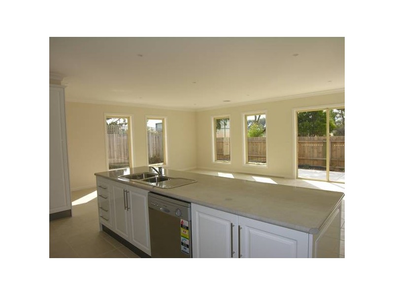 9 Wheat Court, Lara VIC 3212