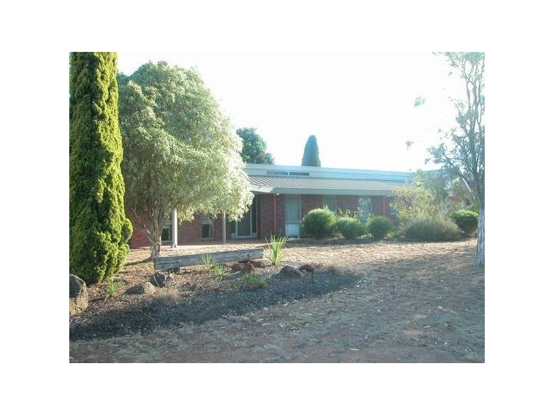 24 Jania Street, Lara VIC 3212