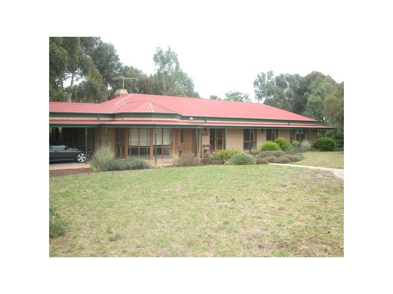 23 Thomas Rd, Lara VIC 3212