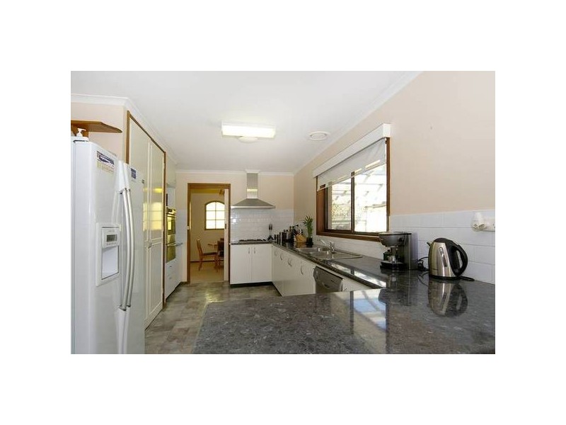 24 Jania Street, Lara VIC 3212