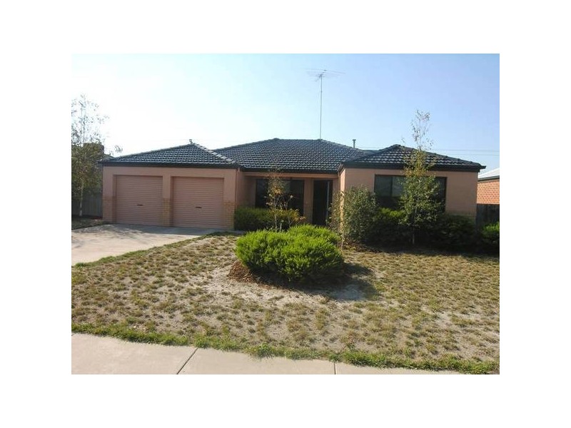 15 Greenleaf Drive, Lara VIC 3212