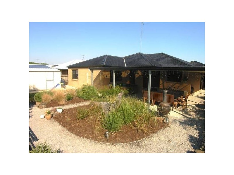 15 Greenleaf Drive, Lara VIC 3212