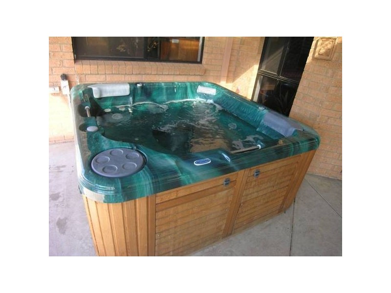 15 Greenleaf Drive, Lara VIC 3212