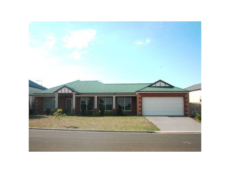 57 Lakeside Blv, Lara VIC 3212