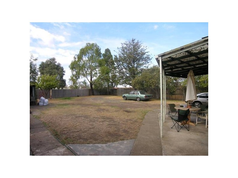 4 Warrawee Avenue, Norlane VIC 3214