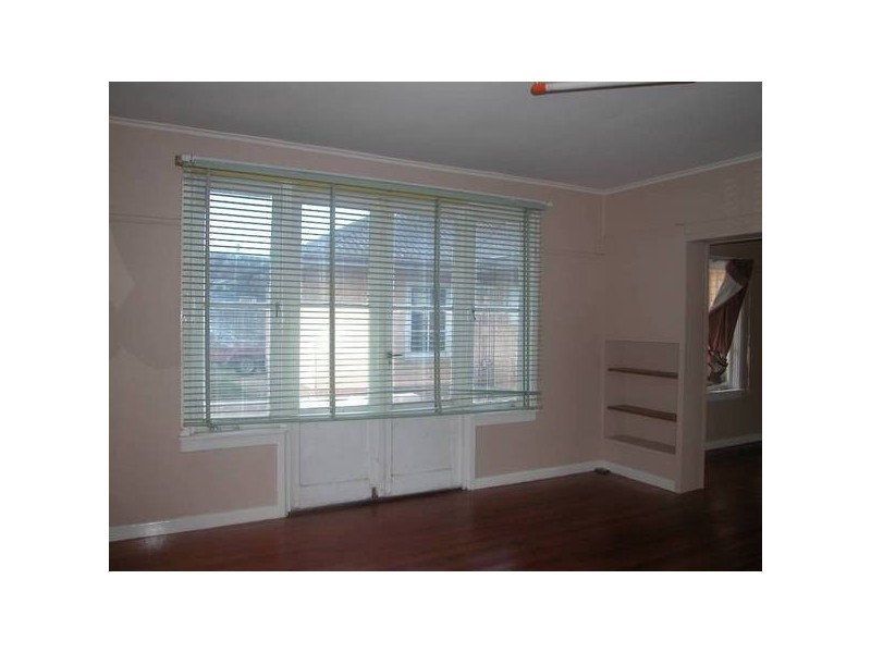 16 StationLake Road, Lara VIC 3212