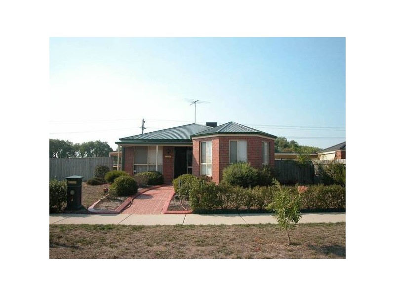 1 Greenleaf Dve, Lara VIC 3212