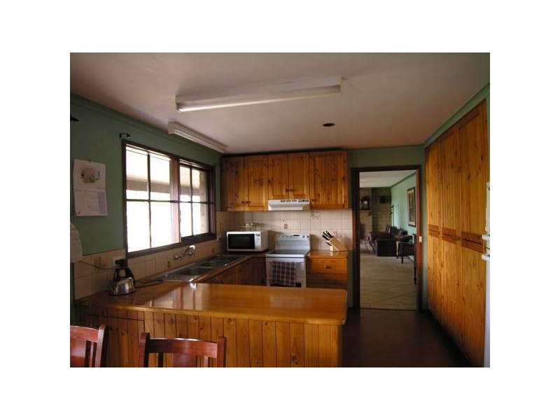 18 McLeans Road, Little River VIC 3211