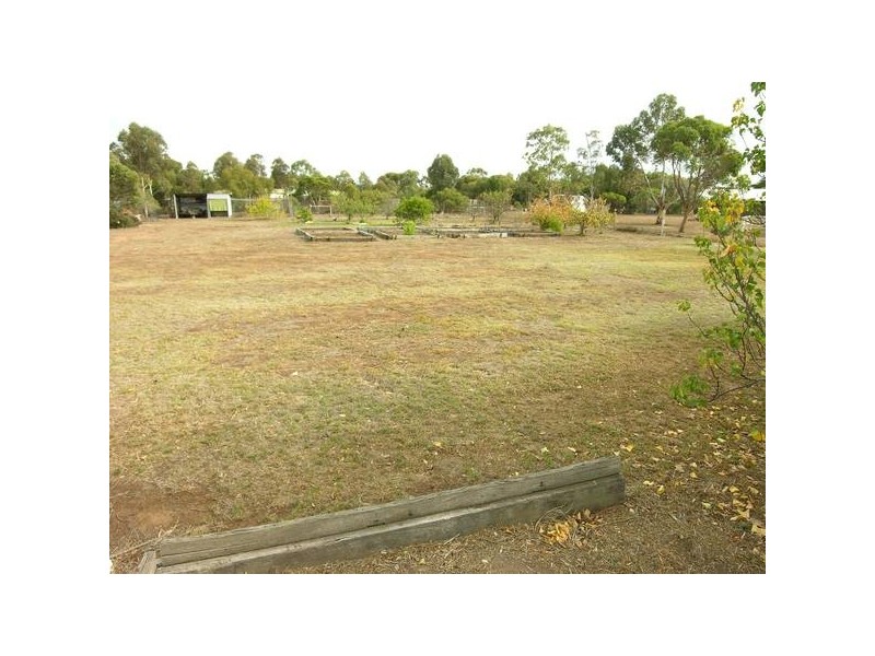 18 McLeans Road, Little River VIC 3211