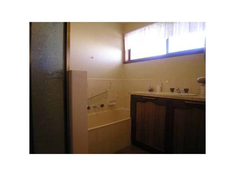 21 Smeaton Close, Lara VIC 3212