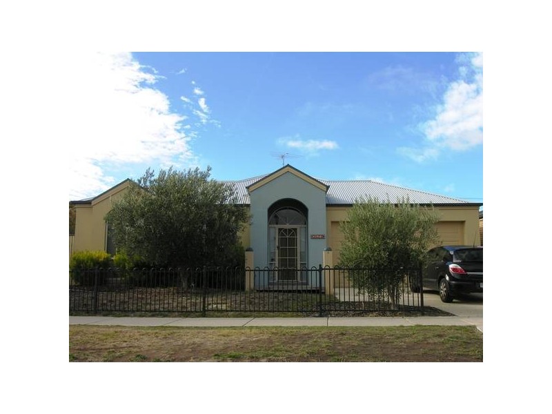 5 Greenleaf Drive, Lara VIC 3212