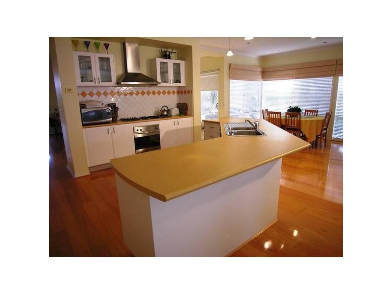 5 Greenleaf Drive, Lara VIC 3212