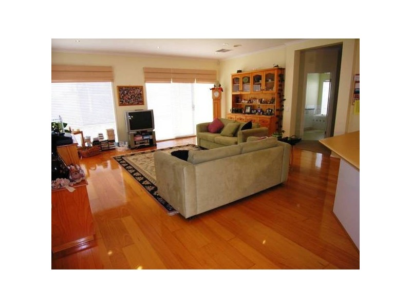 5 Greenleaf Drive, Lara VIC 3212