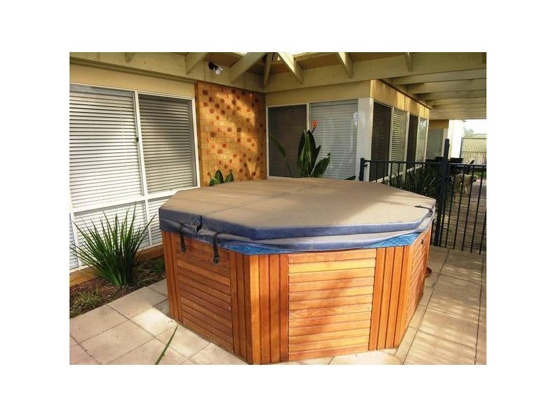 5 Greenleaf Drive, Lara VIC 3212