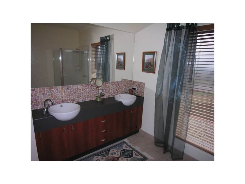 795 Bacchus Marsh Road, Lara VIC 3212