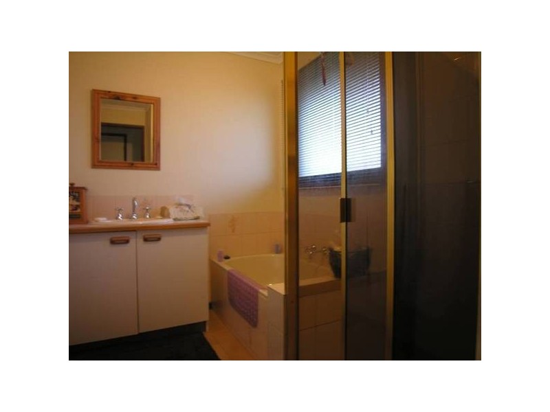 1/117 Kees Road, Lara VIC 3212