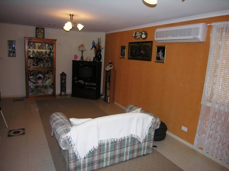 9 Nilaur PLace, Lara VIC 3212