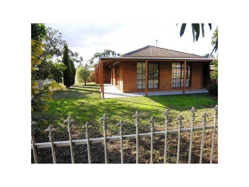 9 Brunel Close, Lara VIC 3212
