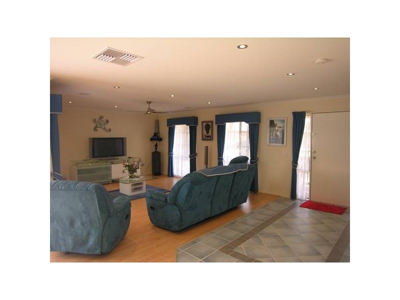 15 Wheat Court, Lara VIC 3212