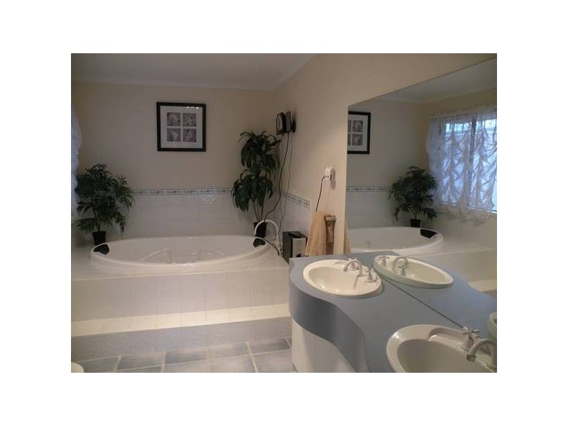 15 Wheat Court, Lara VIC 3212