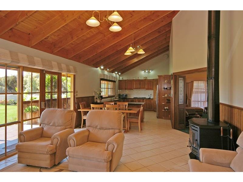 110 Coonawarra Drive, Lara VIC 3212