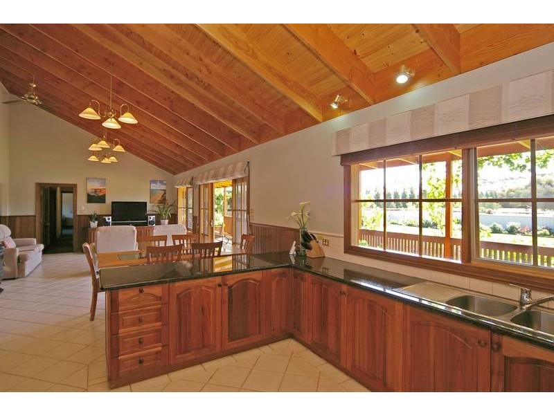 110 Coonawarra Drive, Lara VIC 3212