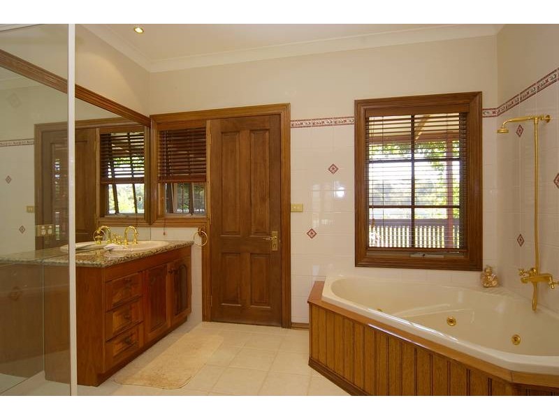 110 Coonawarra Drive, Lara VIC 3212