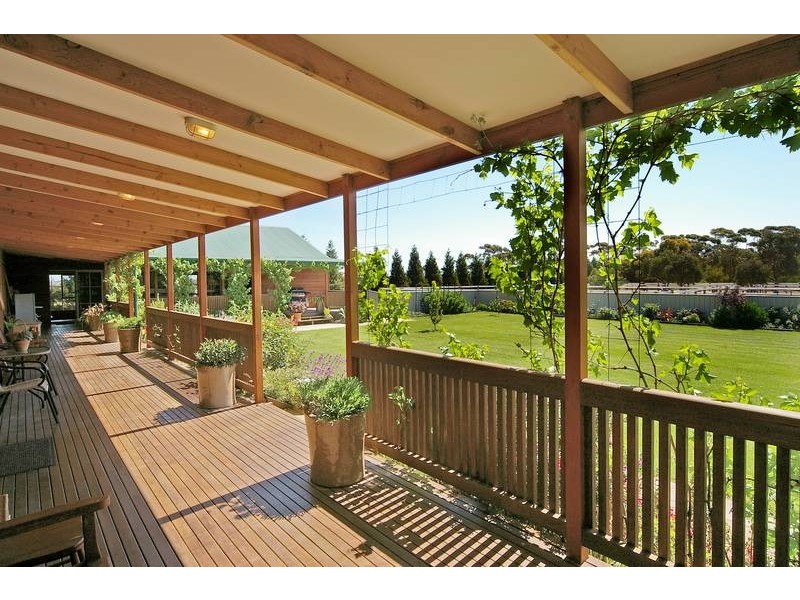 110 Coonawarra Drive, Lara VIC 3212