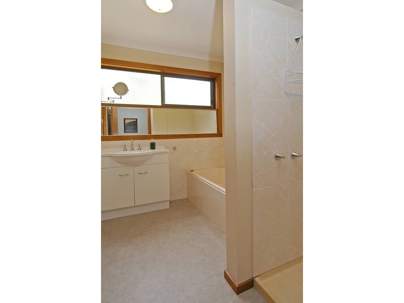 6 Currawong Court, Lara VIC 3212