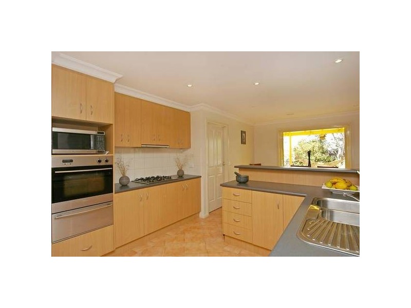 9 Cypress Court, Lara VIC 3212