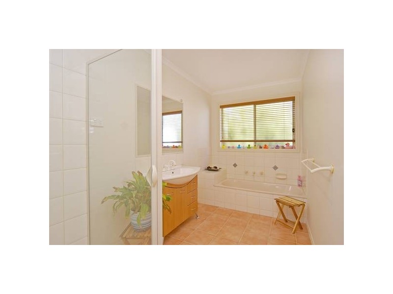 9 Cypress Court, Lara VIC 3212