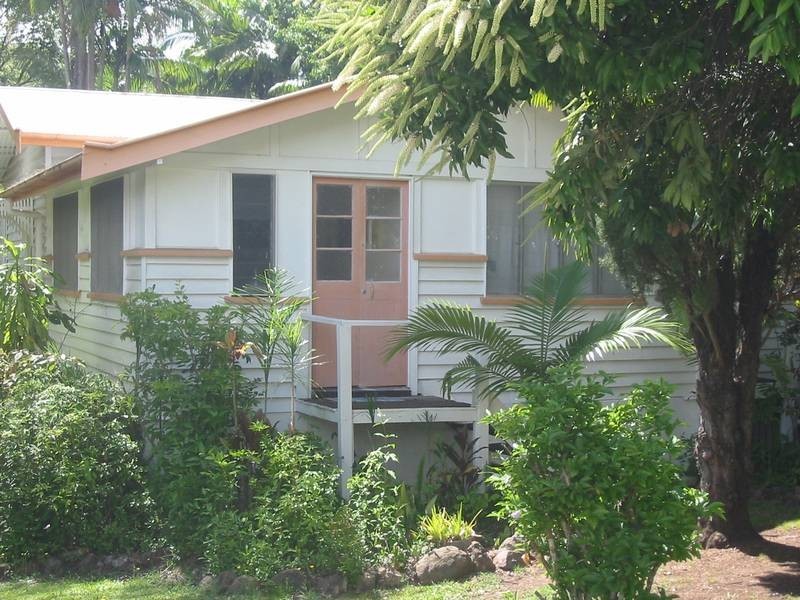 2/11 William Street, Nambour QLD 4560