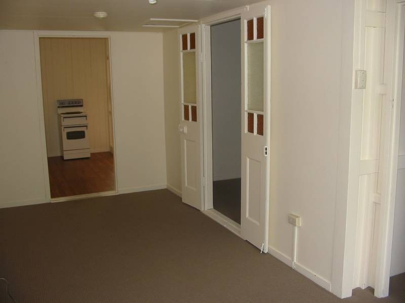 2/11 William Street, Nambour QLD 4560