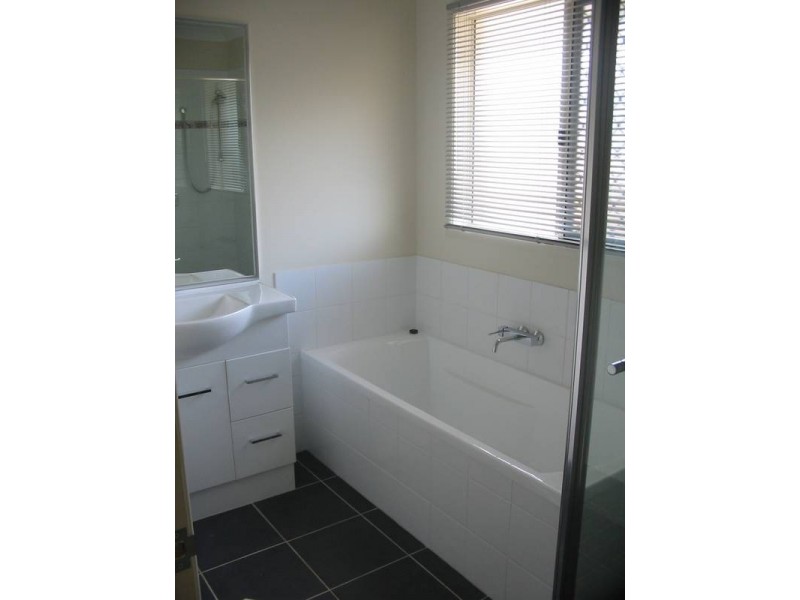 1/21 Vincent Dr, Nambour QLD 4560