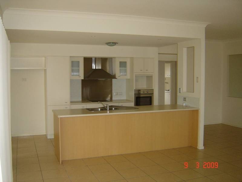 4 Sea Horse Drive, Twin Waters QLD 4564