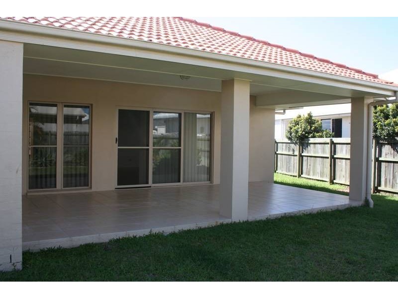 4 Sea Horse Drive, Twin Waters QLD 4564