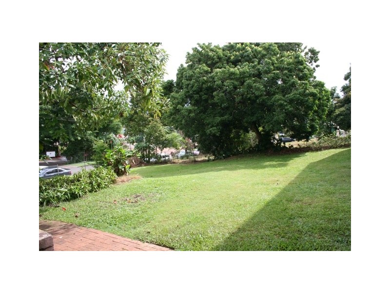 5 Daniel Street, Nambour QLD 4560