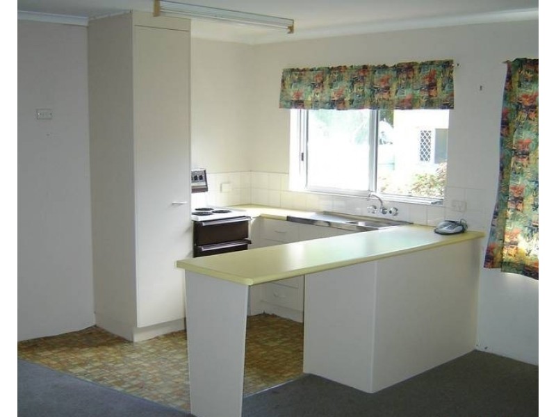 2/23 Hocking Street, Nambour QLD 4560