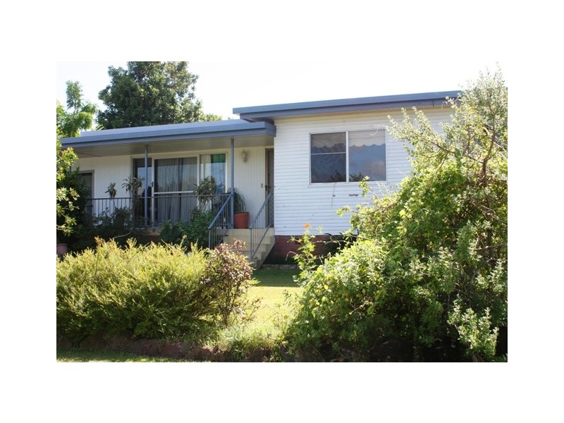 6 Norman Ave, Nambour QLD 4560