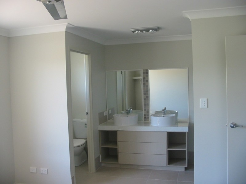 11 DUNNART COURT, Burnside QLD 4560