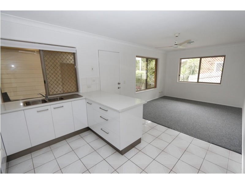 1/16 Sapphire Drive, Nambour QLD 4560