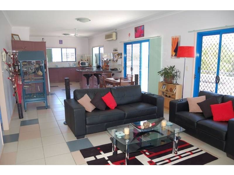 2/66 Jessica Blvd, Minyama QLD 4575