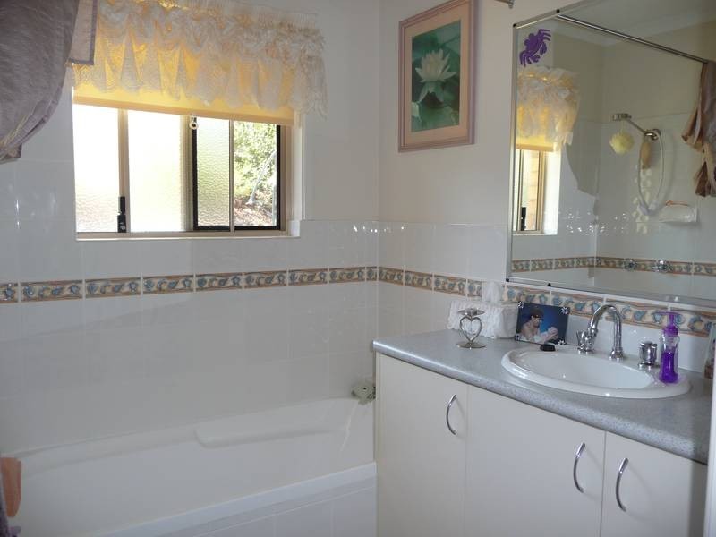 Dulong QLD 4560